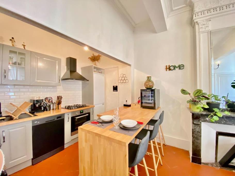 Le Jardin Secret De Nady Apartment Carcassonne Luaran gambar