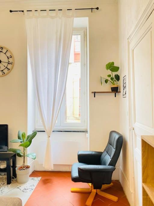 Le Jardin Secret De Nady Apartment Carcassonne Luaran gambar