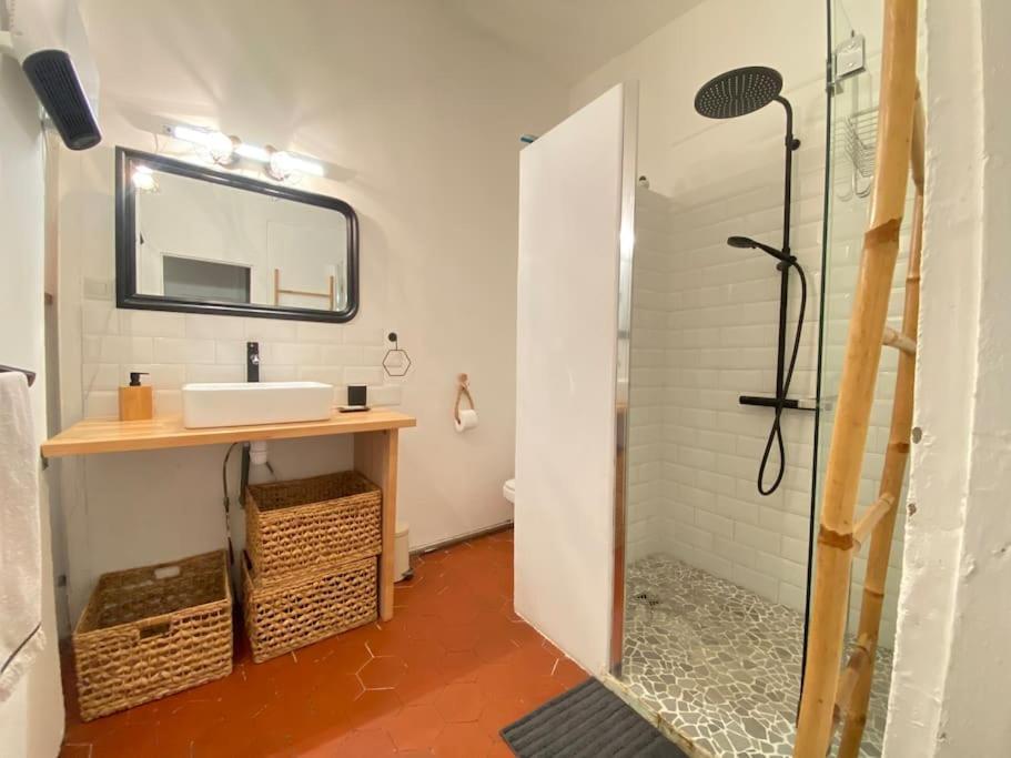 Le Jardin Secret De Nady Apartment Carcassonne Luaran gambar