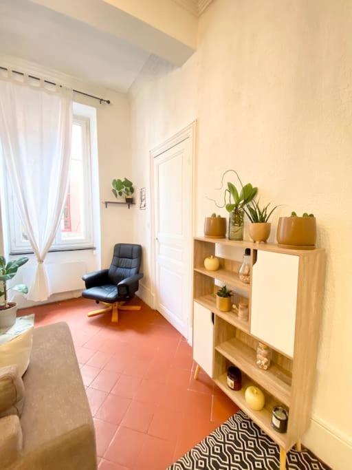 Le Jardin Secret De Nady Apartment Carcassonne Luaran gambar